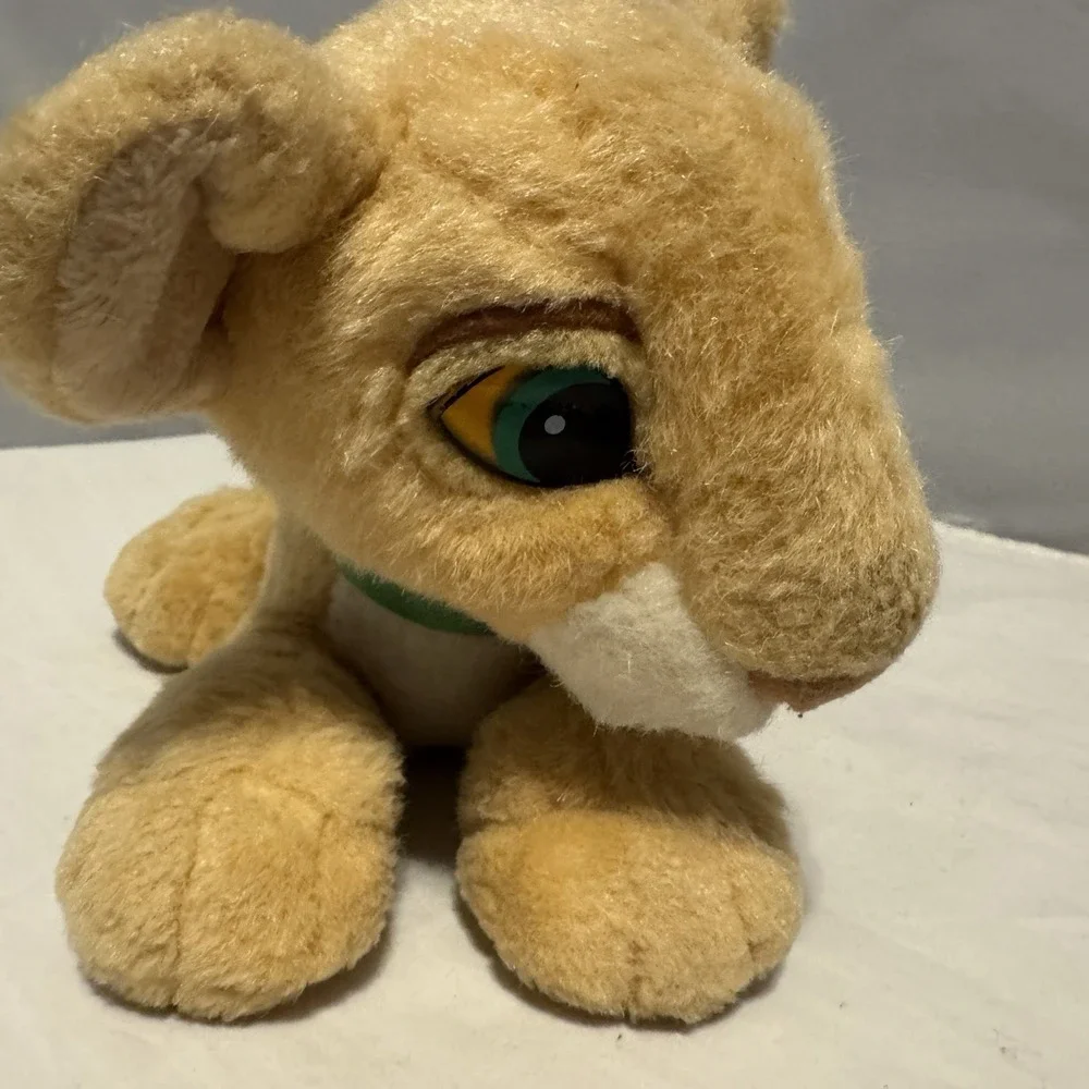 Mattel Disney The Lion King Purring Nala‎ Plush with Flower Collar Vintage 1993